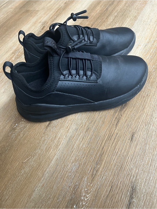 Clove Shoes - Woman’s cloves nursing sneakers 7